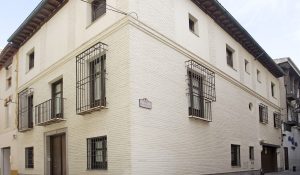 Façade of the first headquarters of the Granada Athenaeum.