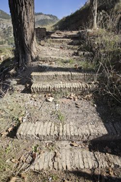 Remains of the access stairs to La Colonia.