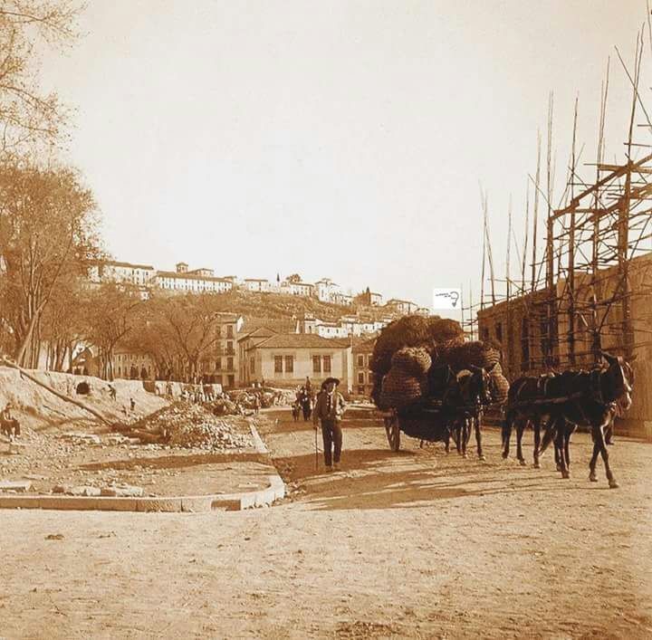 Construction of the current building of the Padre Suárez College.