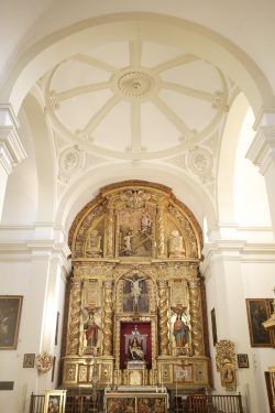 Interior of the Santa María church in the Alhambra, 16th and 17th century, next to the Ángel Barrios Museum, where El Polinario was located.