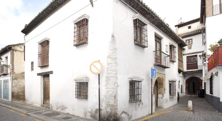 Carmen de los Mascarones, en la calle Pagés del Albaicín de Granada, casa el poeta Pedro Soto de Rojas.