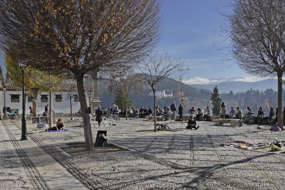 San Nicolás square and viewpoint with views of Sierra Nevada and the Alhambra.