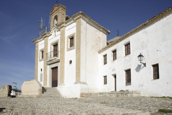 Ermita de San Miguel Arcángel, en el cerro del Aceituno, también llamada de San Miguel Alto.