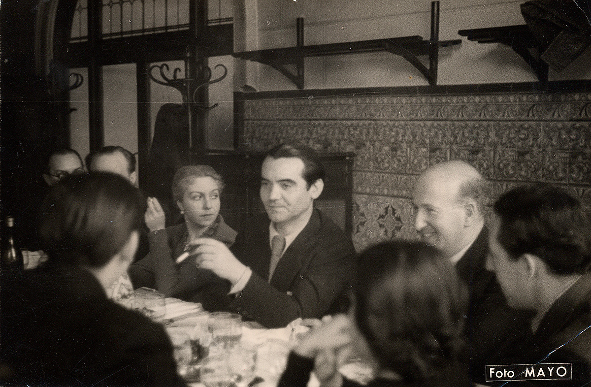 One of the last photos of Federico García Lorca, in 1936, with María Teresa León and Vicente Aleixandre.