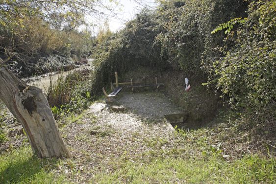 Fuente de La Teja, located on the banks of the river Cubillas.